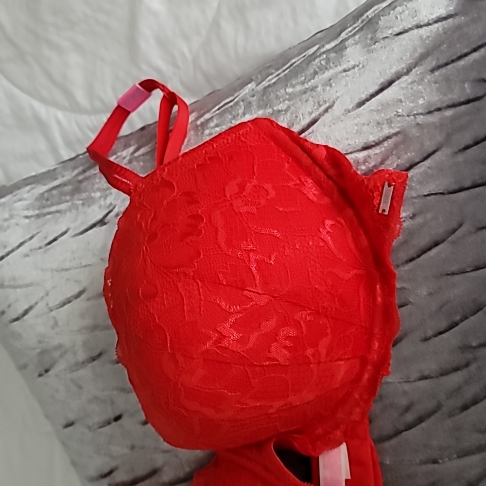 Pink Victoria Secret Bra - Picture 2 of 4
